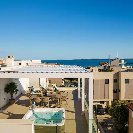 Sunset Luxury Mandre