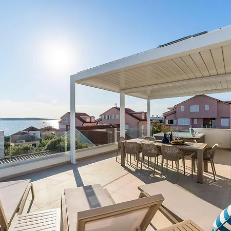 Sunset Luxury Mandre